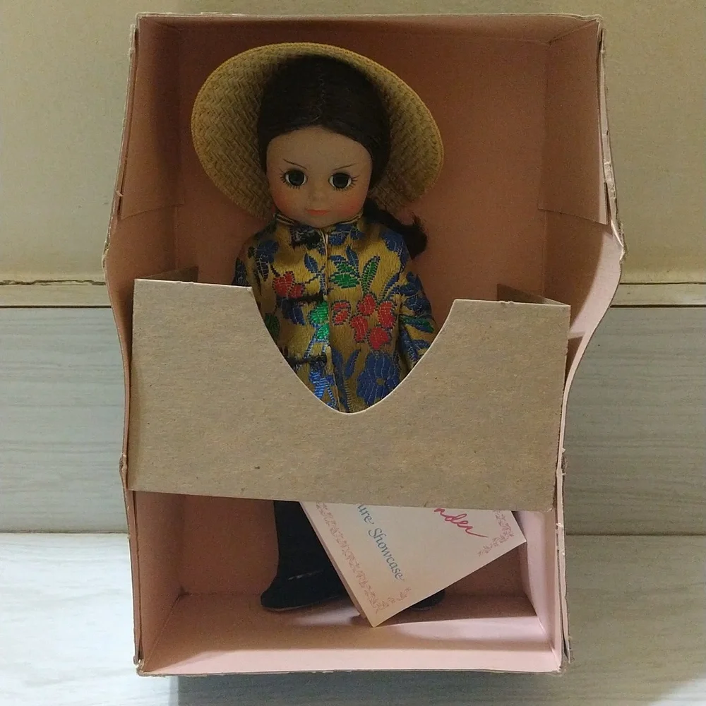 Vintage Madam Alexander Doll China #572 Original Box 8" - Picture 4 of 6